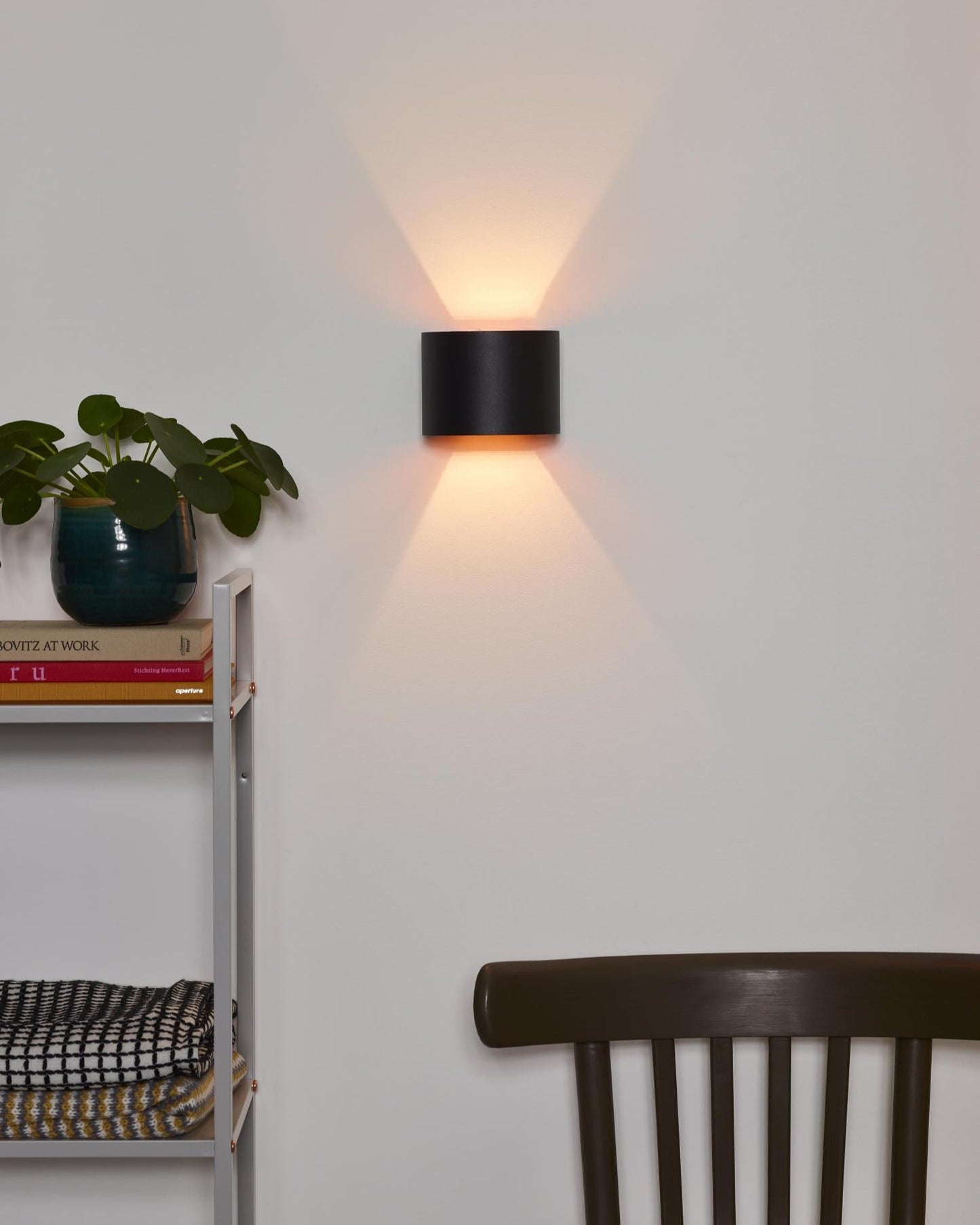 Wandlamp XIO zwart-goud rond incl. Led