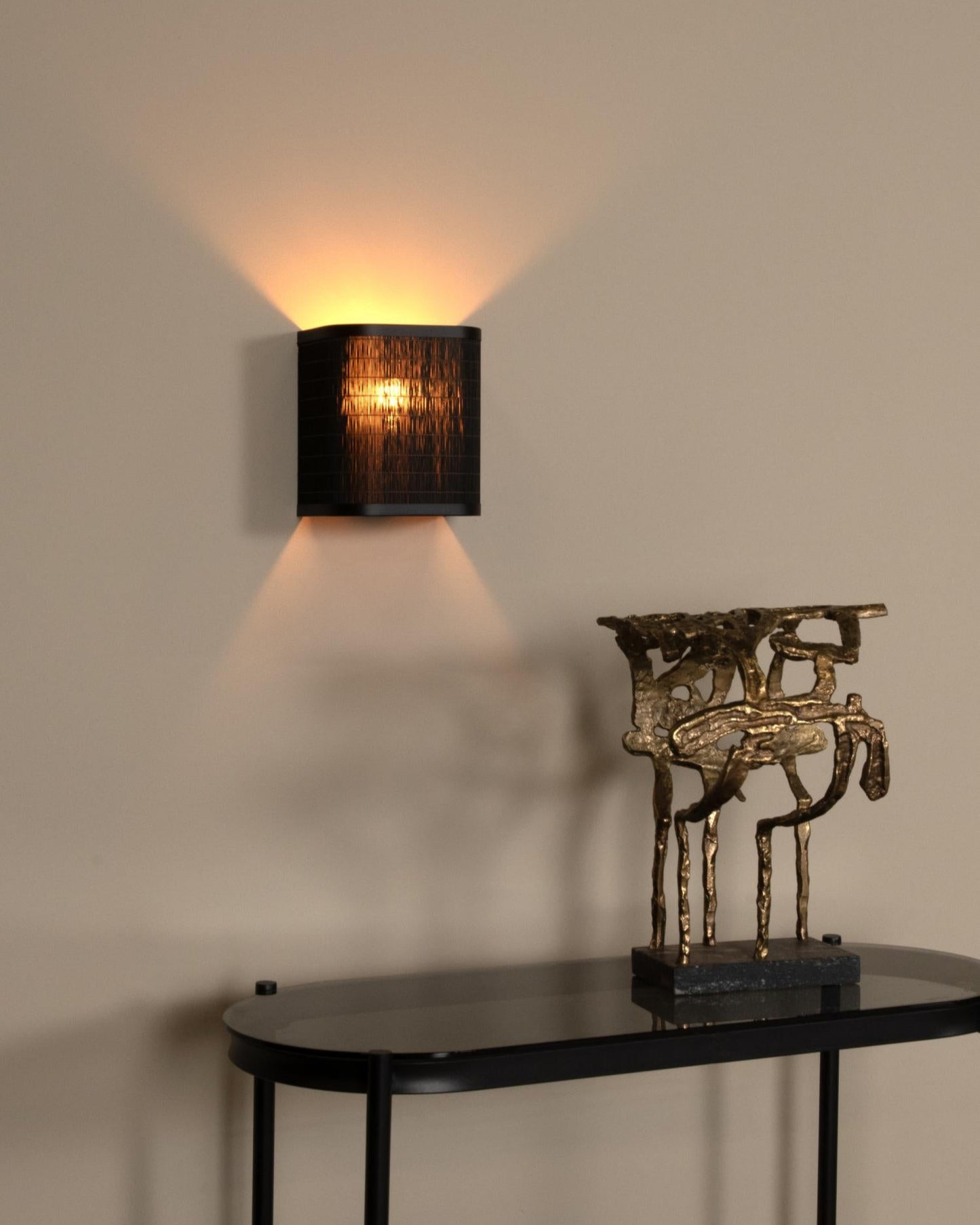 Wandlamp Tagalog zwart-goud E27
