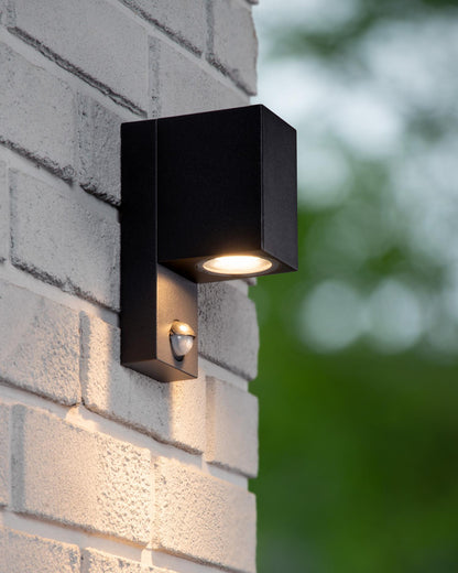 Wandlamp buiten Zaro vierkant bewegingssensor 1xGU10